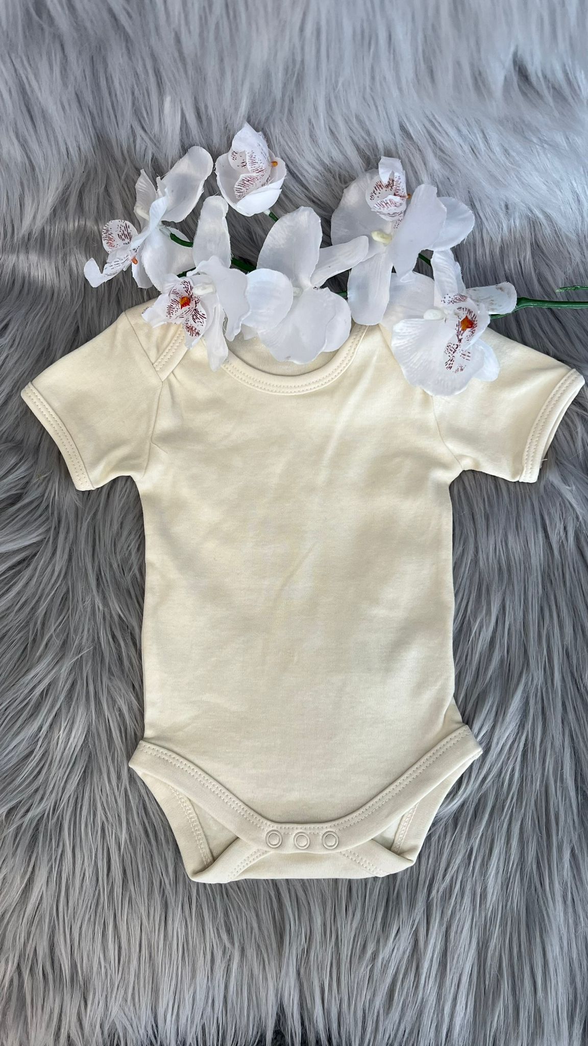 Babybody in versch. Farben, inkl. Personalisierung