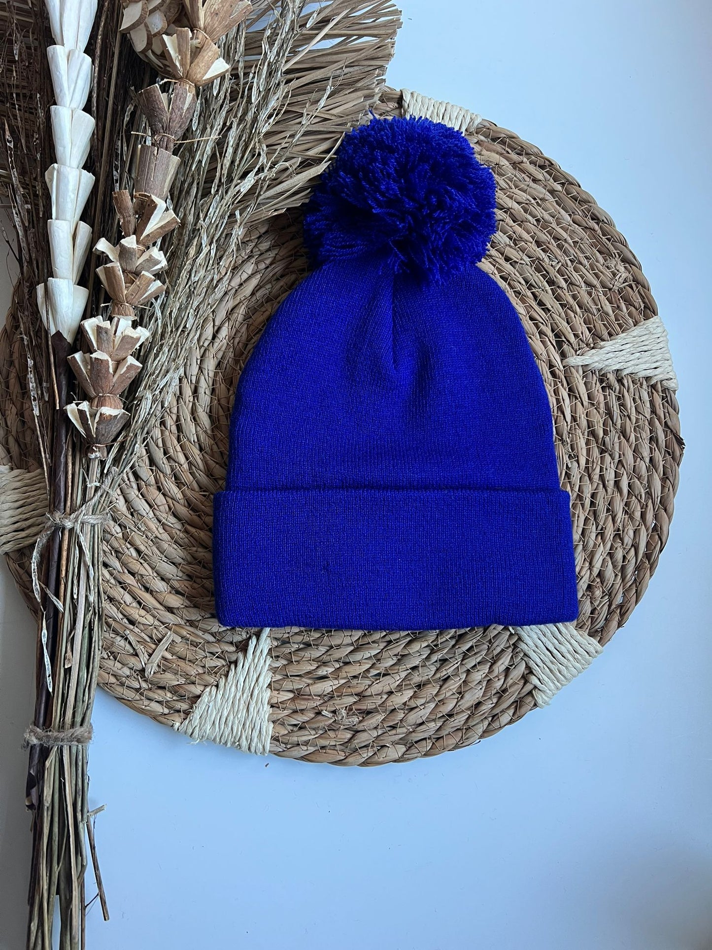 Kindermütze mit Bommel / "Herz" gestickt / verschiedene Farben